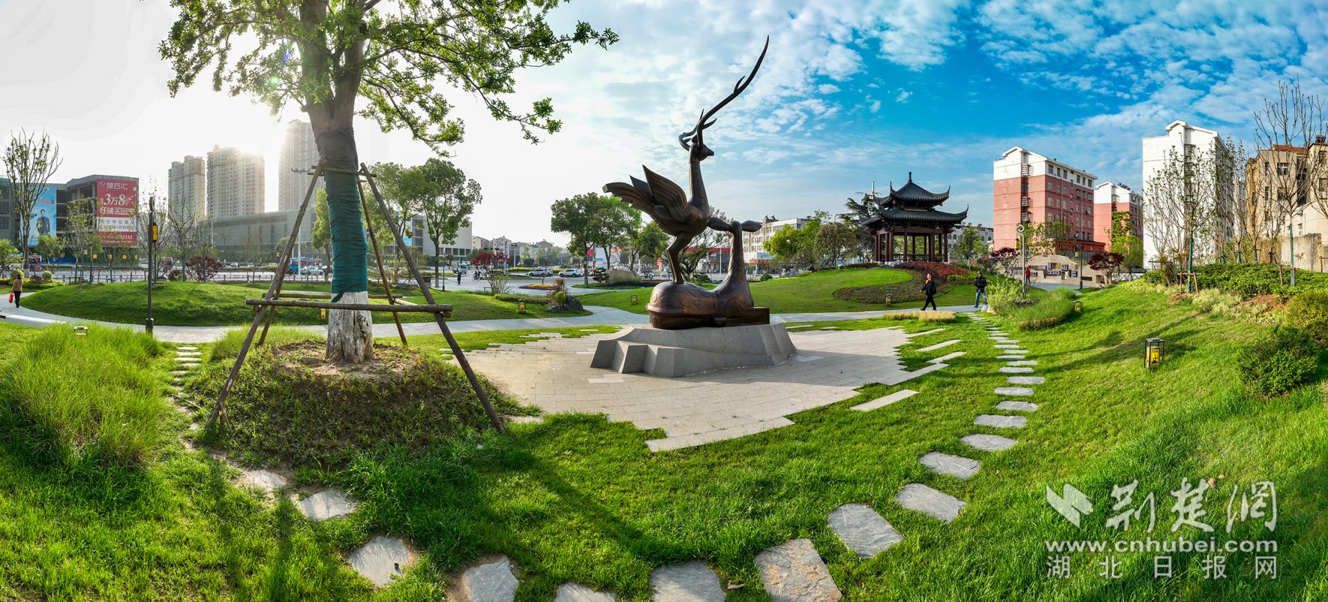 傍晚時分，市民紛紛來到吳祿貞體育公園休閑鍛烤.jpg.jpg