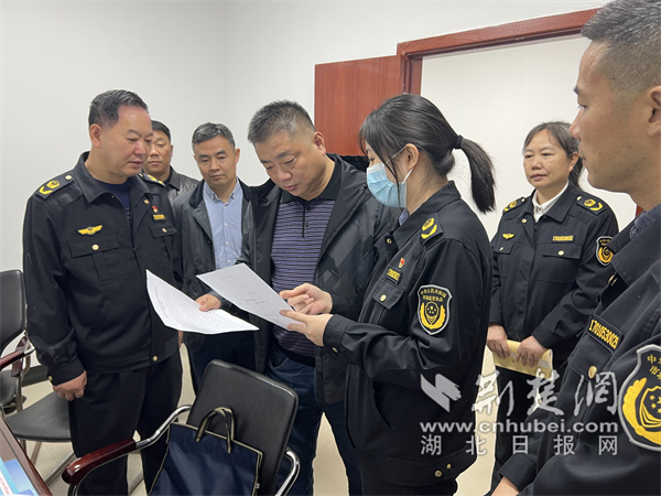 落實特種設(shè)備“一企一檔”工作。.jpg