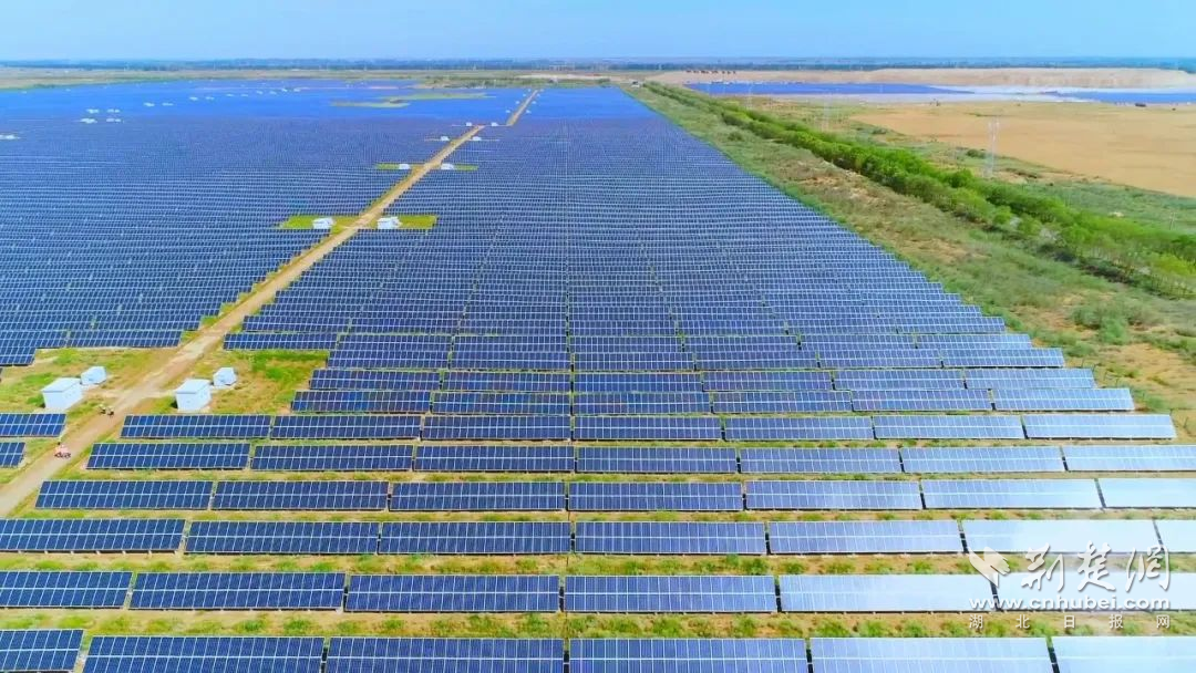 退沙還綠后的國家電投磴口縣100MW光伏治沙項目.png.png